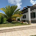 Villa With Pool Near The Ocean, Fast Internet, Aljezur