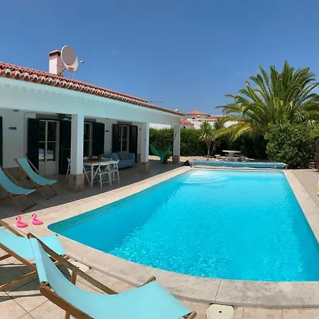 With Pool Near The Ocean, Fast Internet, Aljezur