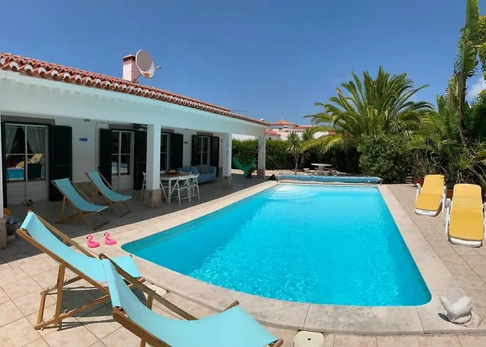 With Pool Near The Ocean, Fast Internet, Aljezur